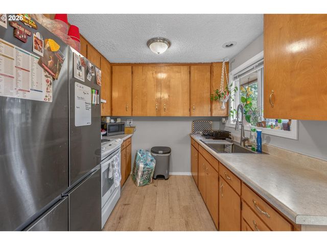 -1 Nw CONNELL Ave, Hillsboro, OR 97124