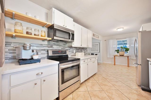 10261 Coloma Rd, Rancho Cordova, CA 95670
