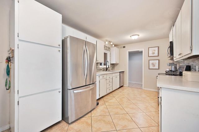 10261 Coloma Rd, Rancho Cordova, CA 95670