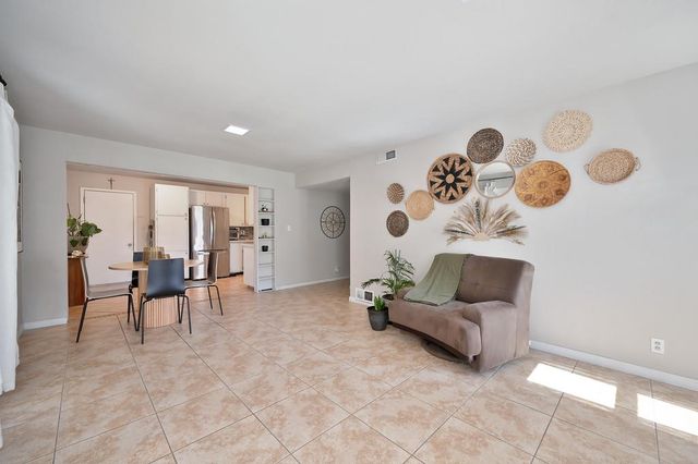 10261 Coloma Rd, Rancho Cordova, CA 95670