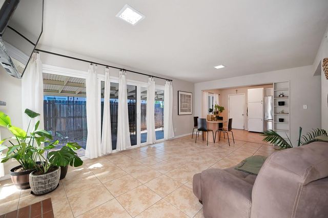 10261 Coloma Rd, Rancho Cordova, CA 95670
