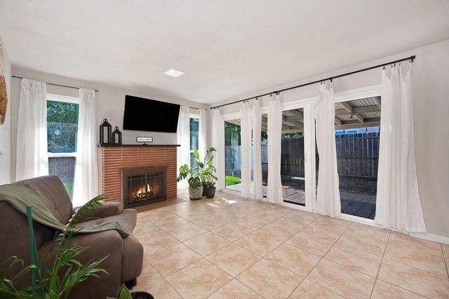 10261 Coloma Rd, Rancho Cordova, CA 95670