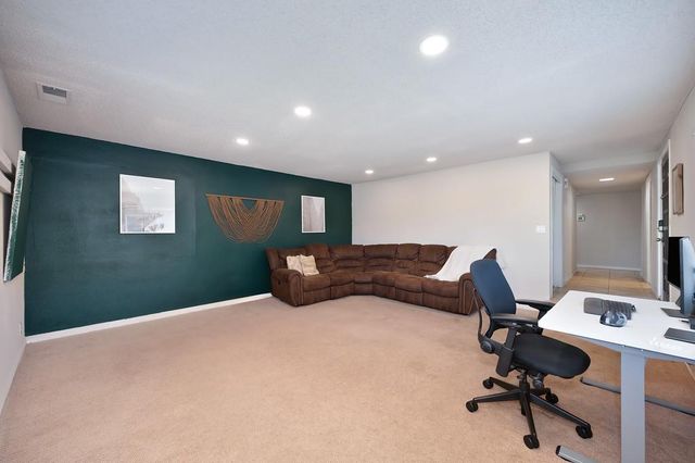 10261 Coloma Rd, Rancho Cordova, CA 95670