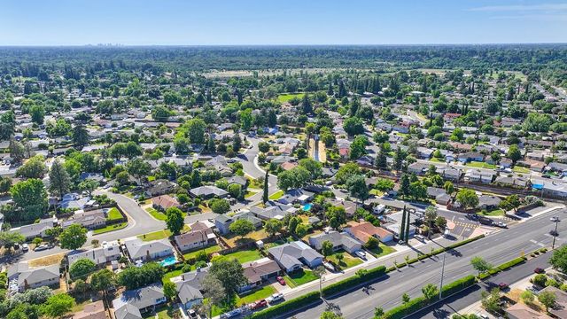 10261 Coloma Rd, Rancho Cordova, CA 95670