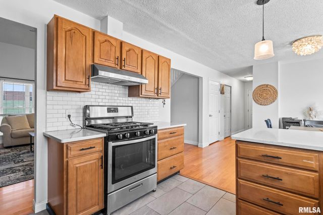 300 N WALNUT Street, Rochester, IL 62563