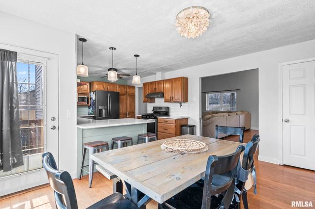 300 N WALNUT Street, Rochester, IL 62563