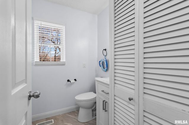 300 N WALNUT Street, Rochester, IL 62563