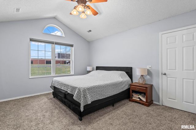 300 N WALNUT Street, Rochester, IL 62563