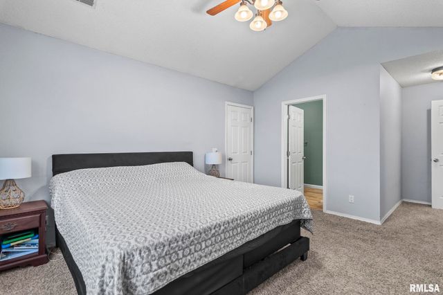 300 N WALNUT Street, Rochester, IL 62563