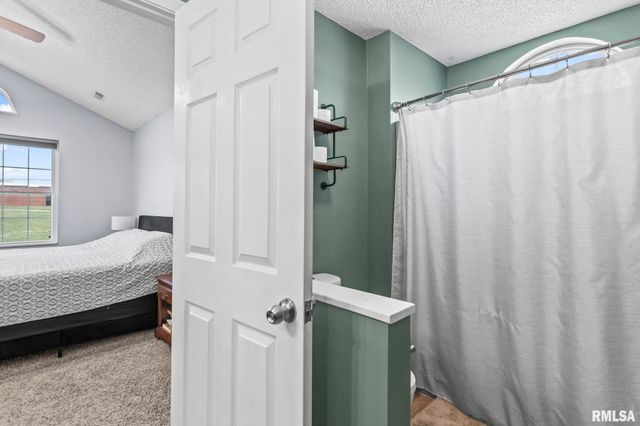 300 N WALNUT Street, Rochester, IL 62563