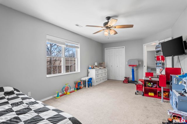 300 N WALNUT Street, Rochester, IL 62563