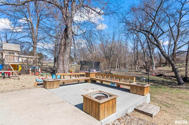 300 N WALNUT Street, Rochester, IL 62563