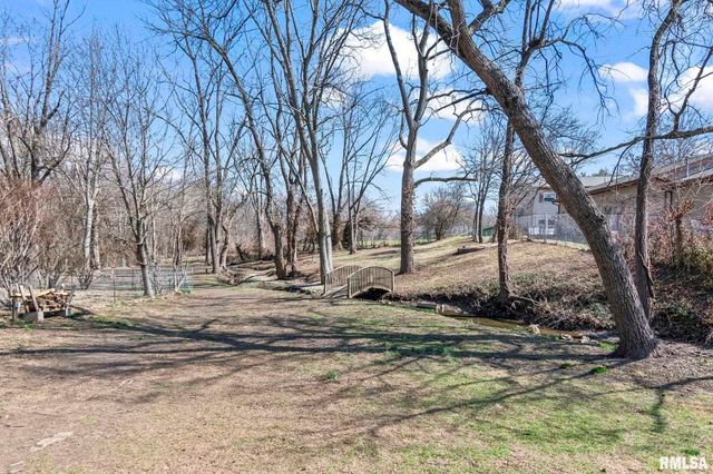 300 N WALNUT Street, Rochester, IL 62563