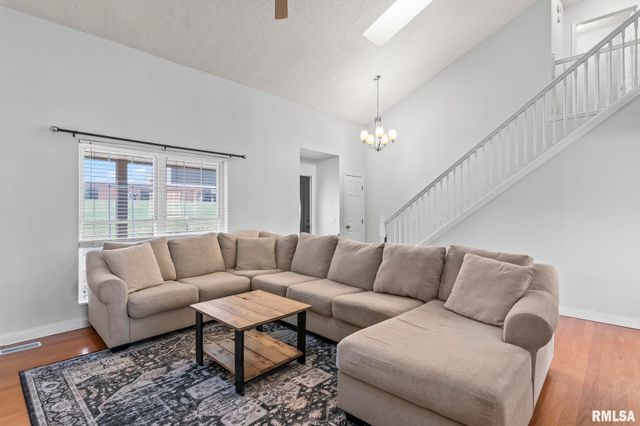 300 N WALNUT Street, Rochester, IL 62563