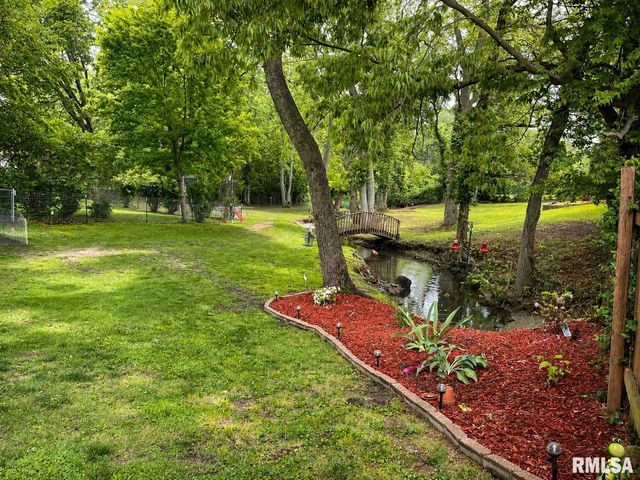 300 N WALNUT Street, Rochester, IL 62563