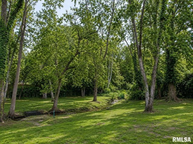300 N WALNUT Street, Rochester, IL 62563