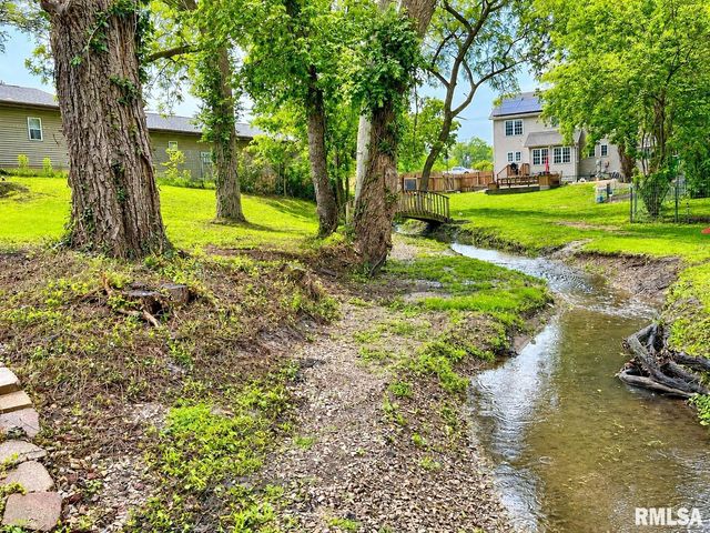 300 N WALNUT Street, Rochester, IL 62563