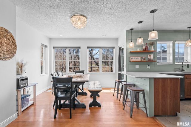 300 N WALNUT Street, Rochester, IL 62563