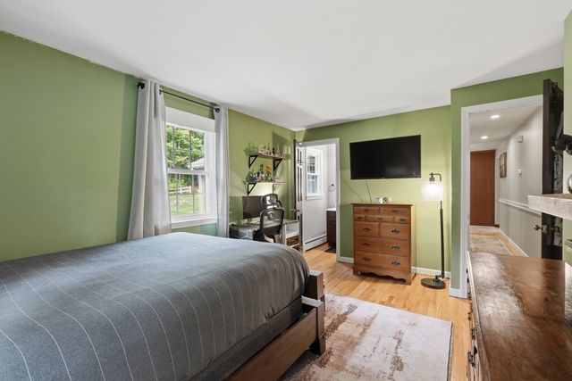 107 Cedar St, Sturbridge, MA 01518