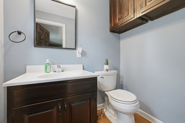 107 Cedar St, Sturbridge, MA 01518