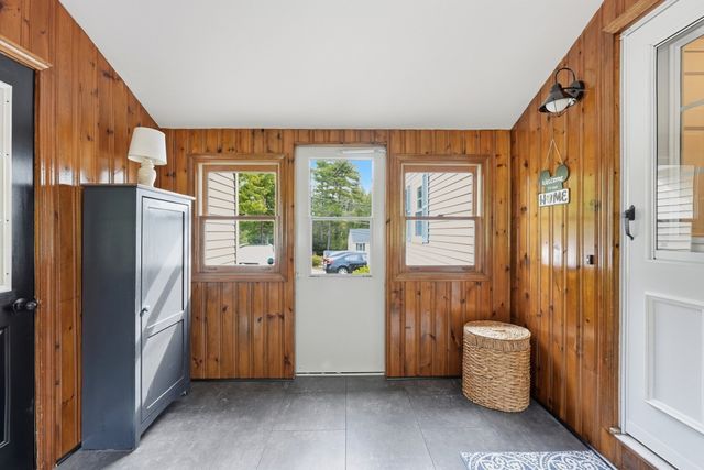 107 Cedar St, Sturbridge, MA 01518