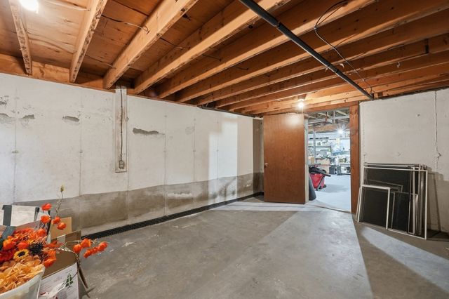 107 Cedar St, Sturbridge, MA 01518