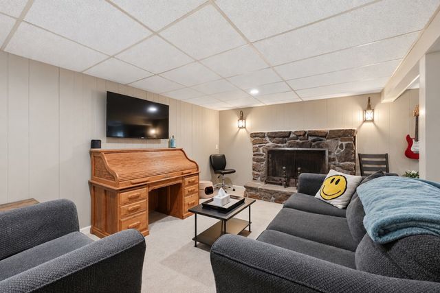107 Cedar St, Sturbridge, MA 01518