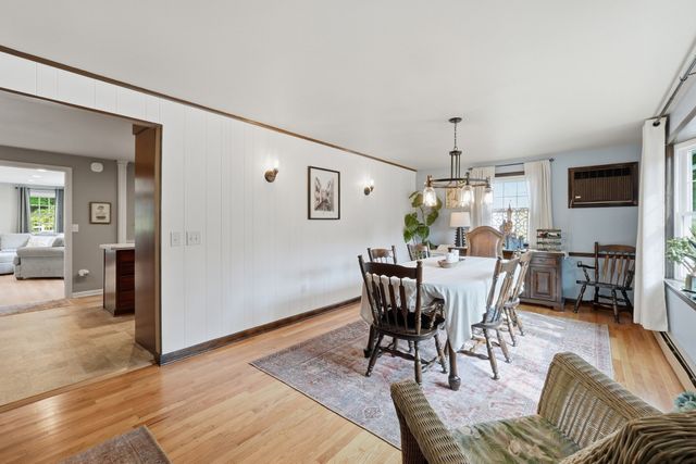 107 Cedar St, Sturbridge, MA 01518