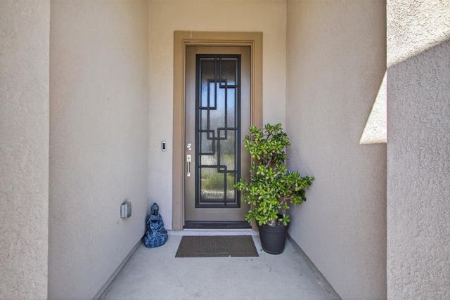 5955 Fallstaff St, Sacramento, CA 95835