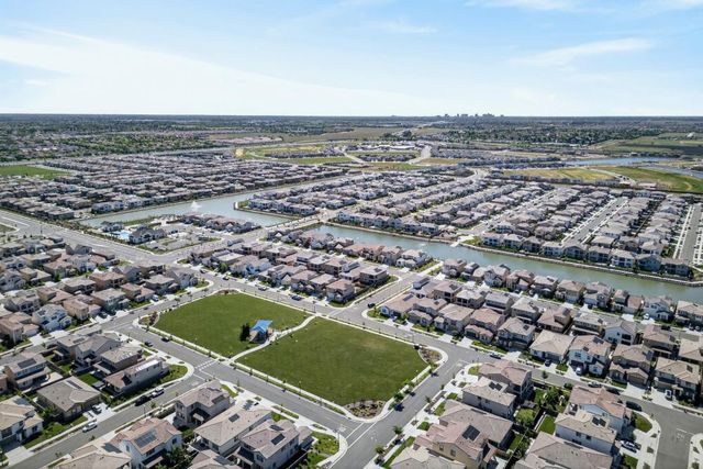 5955 Fallstaff St, Sacramento, CA 95835