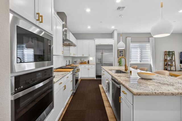 5955 Fallstaff St, Sacramento, CA 95835