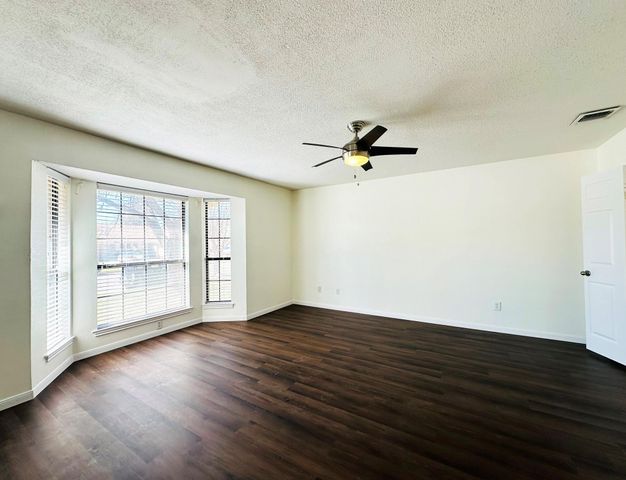 306 Applewood DR, Pflugerville, TX 78660