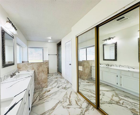 306 Applewood DR, Pflugerville, TX 78660