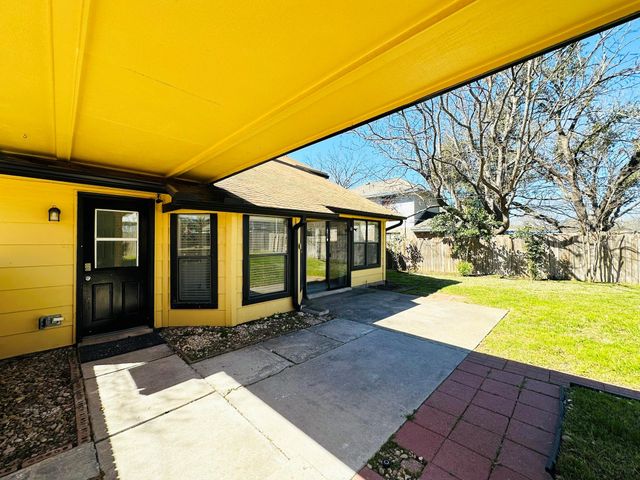 306 Applewood DR, Pflugerville, TX 78660