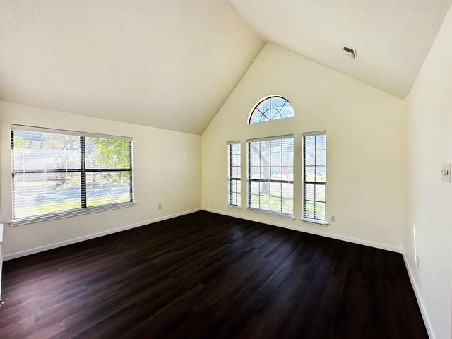 306 Applewood DR, Pflugerville, TX 78660