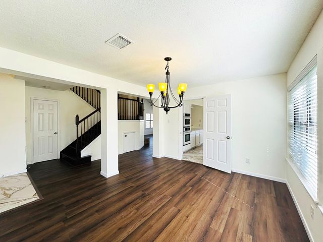 306 Applewood DR, Pflugerville, TX 78660