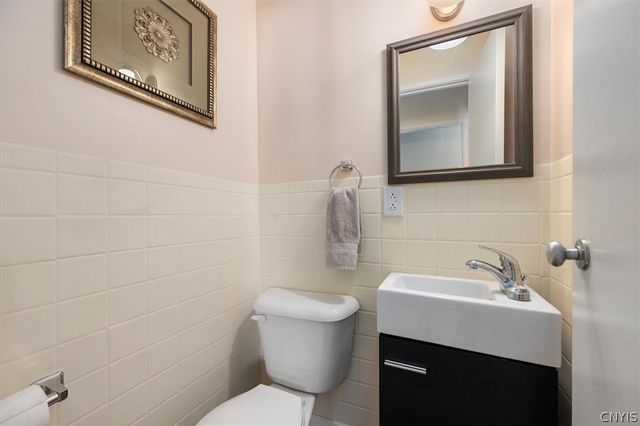 109 Barclay Road, Camillus, NY 13031