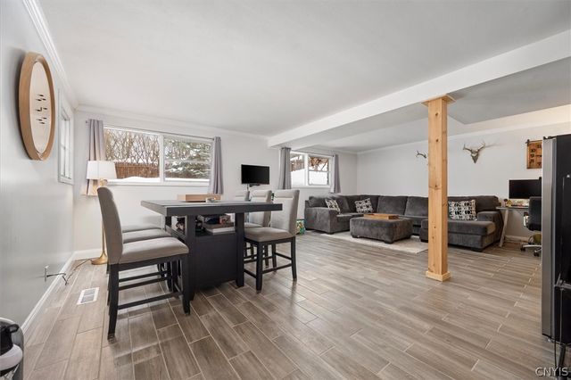 109 Barclay Road, Camillus, NY 13031