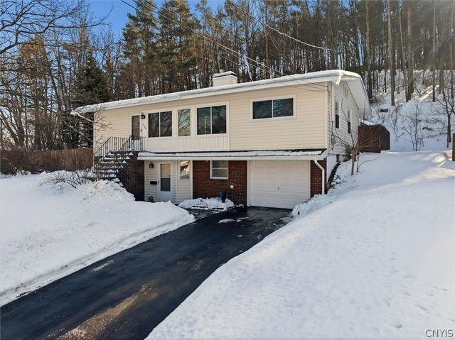 109 Barclay Road, Camillus, NY 13031