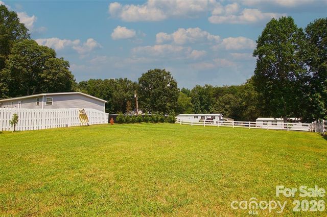 7010 Executive Circle, Denver, NC 28037