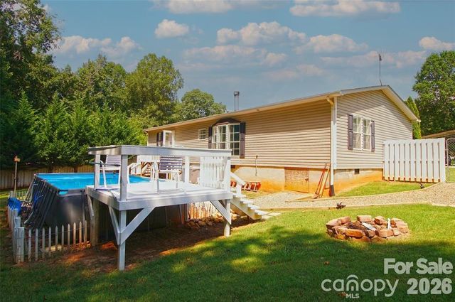 7010 Executive Circle, Denver, NC 28037