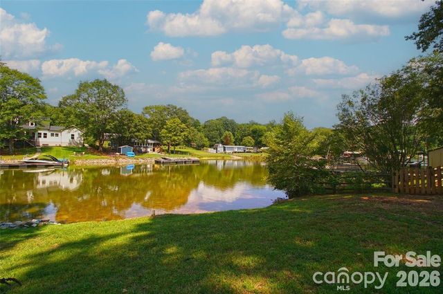 7010 Executive Circle, Denver, NC 28037