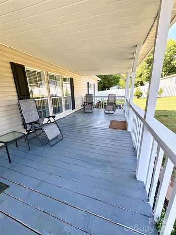 7010 Executive Circle, Denver, NC 28037