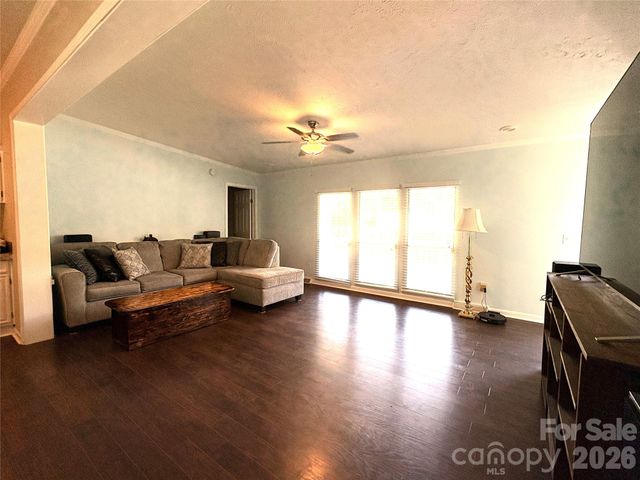 7010 Executive Circle, Denver, NC 28037