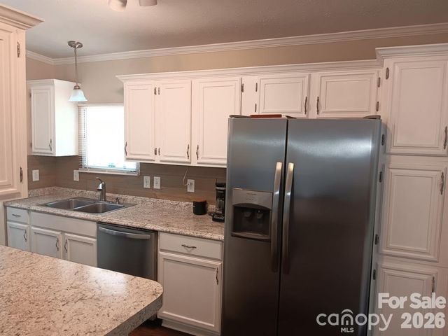 7010 Executive Circle, Denver, NC 28037