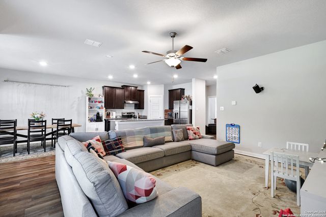 6803 EMERALD VLY, San Antonio, TX 78242