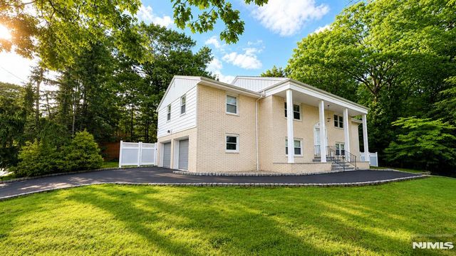 682 Floyd Street, Englewood Cliffs, NJ 07632