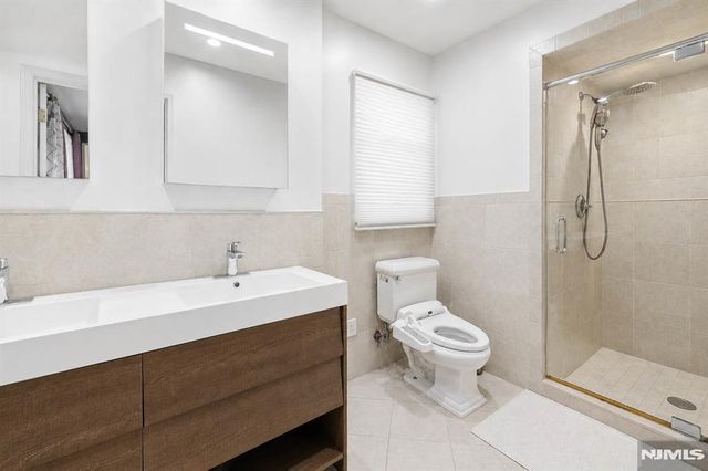 682 Floyd Street, Englewood Cliffs, NJ 07632