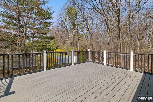 682 Floyd Street, Englewood Cliffs, NJ 07632