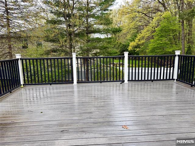 682 Floyd Street, Englewood Cliffs, NJ 07632